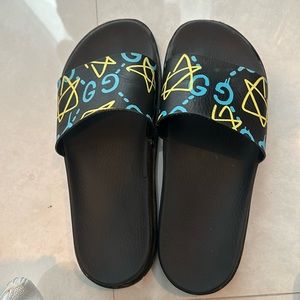 Gucci slides